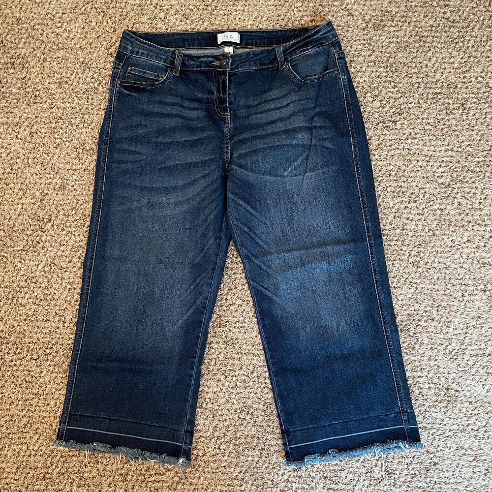 Size 12 Per Se distressed wide leg frayed hem blue jeans